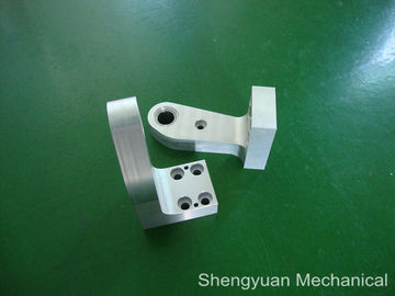 AL7075 / আওয়ামী লীগ 6061 যথার্থ মিল মেশিন CNC যন্ত্র হোয়াইট Anodized সঙ্গে যন্ত্রাংশ